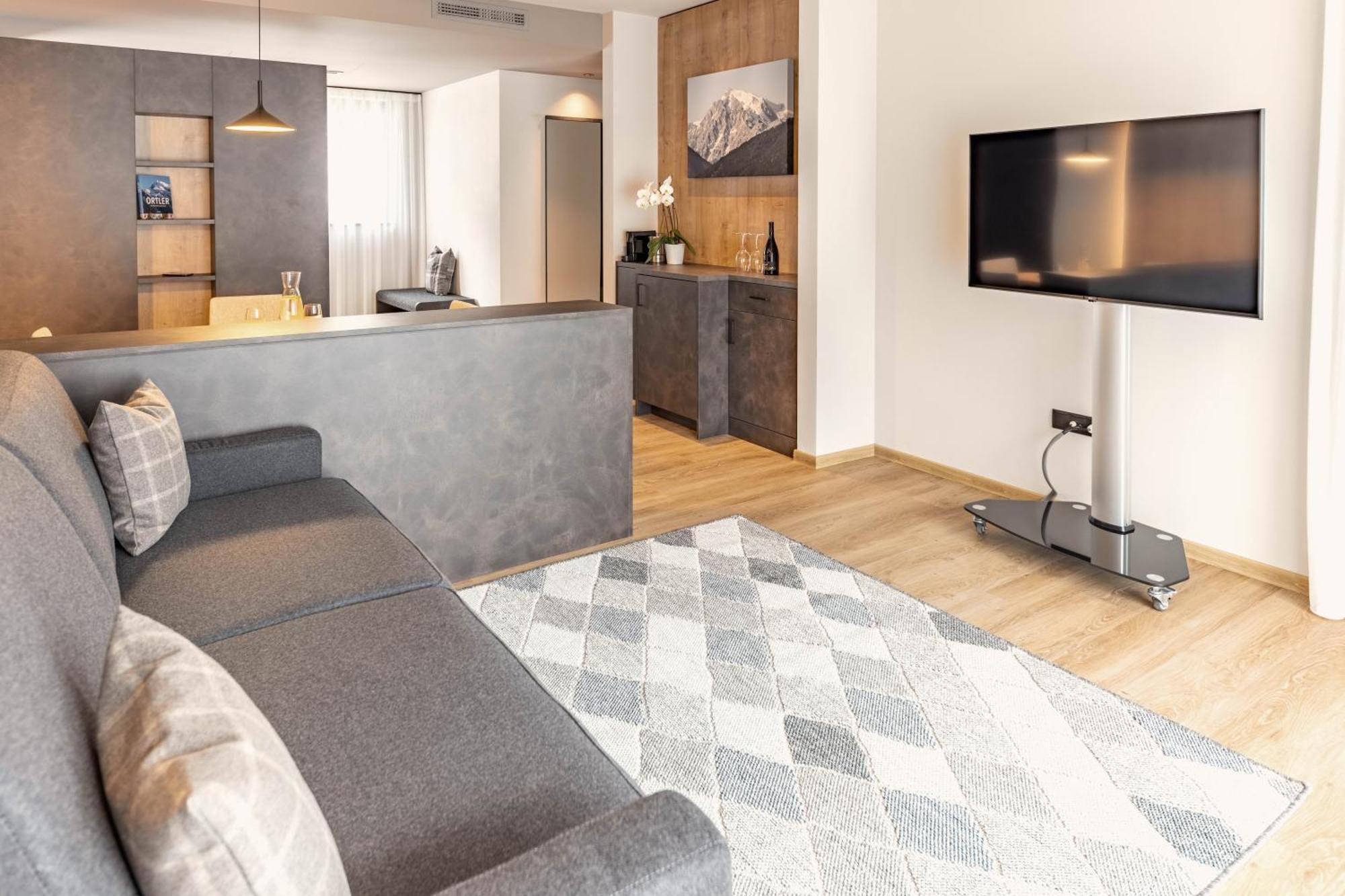 נטורנו Villa Hubertus Luxuria Nova Suites - Adults Friendly מראה חיצוני תמונה
